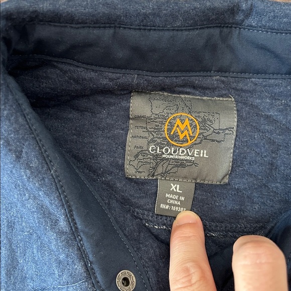 Men's Cloudveil Mountain Works Quilted Jacquard Knit Shirt Jacket | Cloudveil - Picture 3 of 7